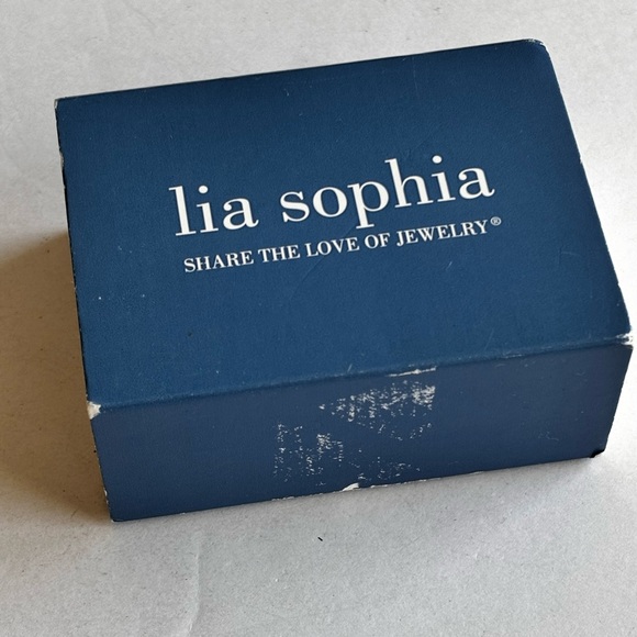 Lia Sophia flower pendant/ Brand NEW with tags in box - Picture 8 of 8
